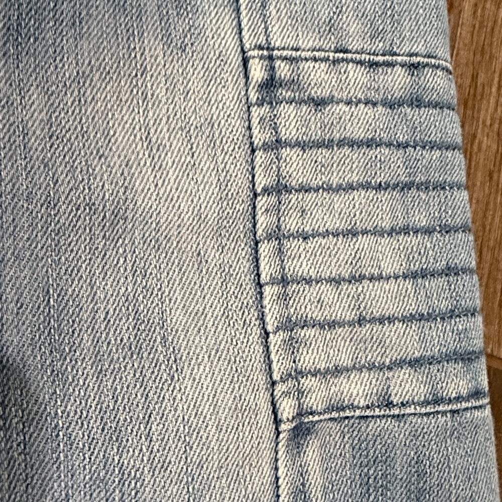 Vintage Guess Women's Light Wash Denim Moto Zip Jacket - Picture 4 of 5